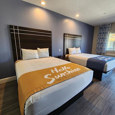 Days Inn & Suites By Wyndham La Porte Zewnętrze zdjęcie