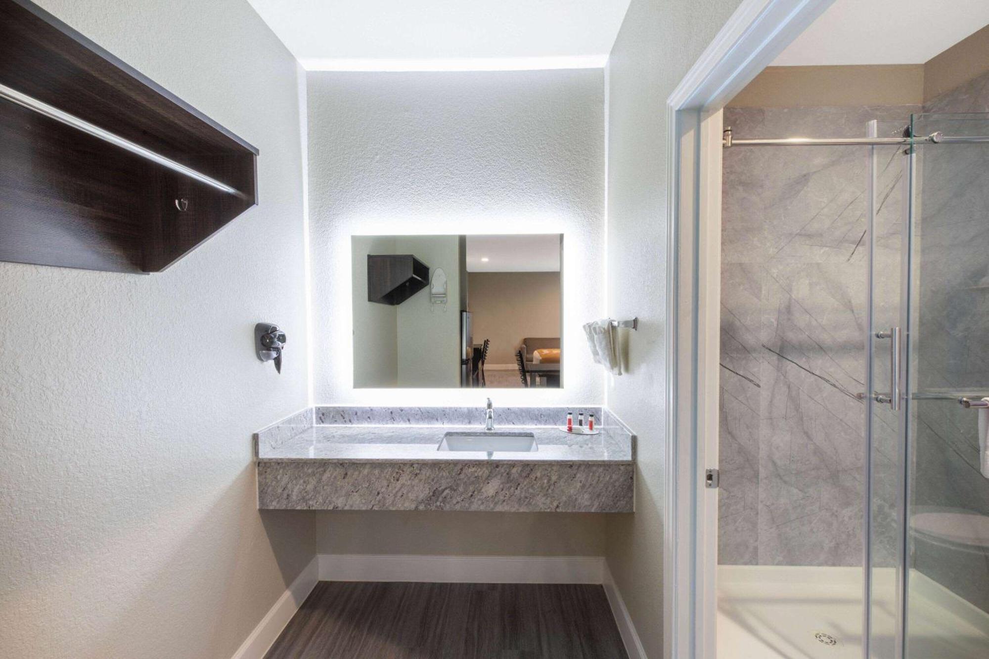 Days Inn & Suites By Wyndham La Porte Zewnętrze zdjęcie