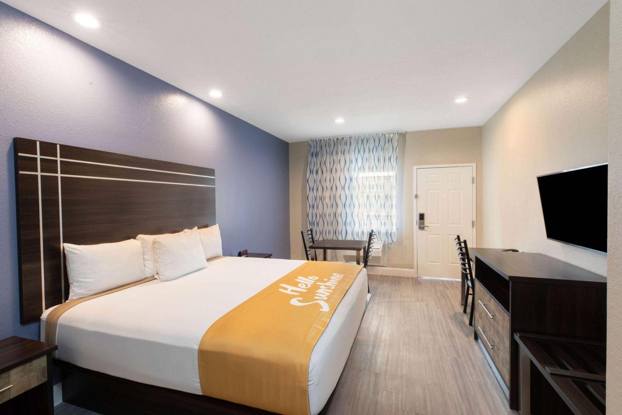 Days Inn & Suites By Wyndham La Porte Zewnętrze zdjęcie