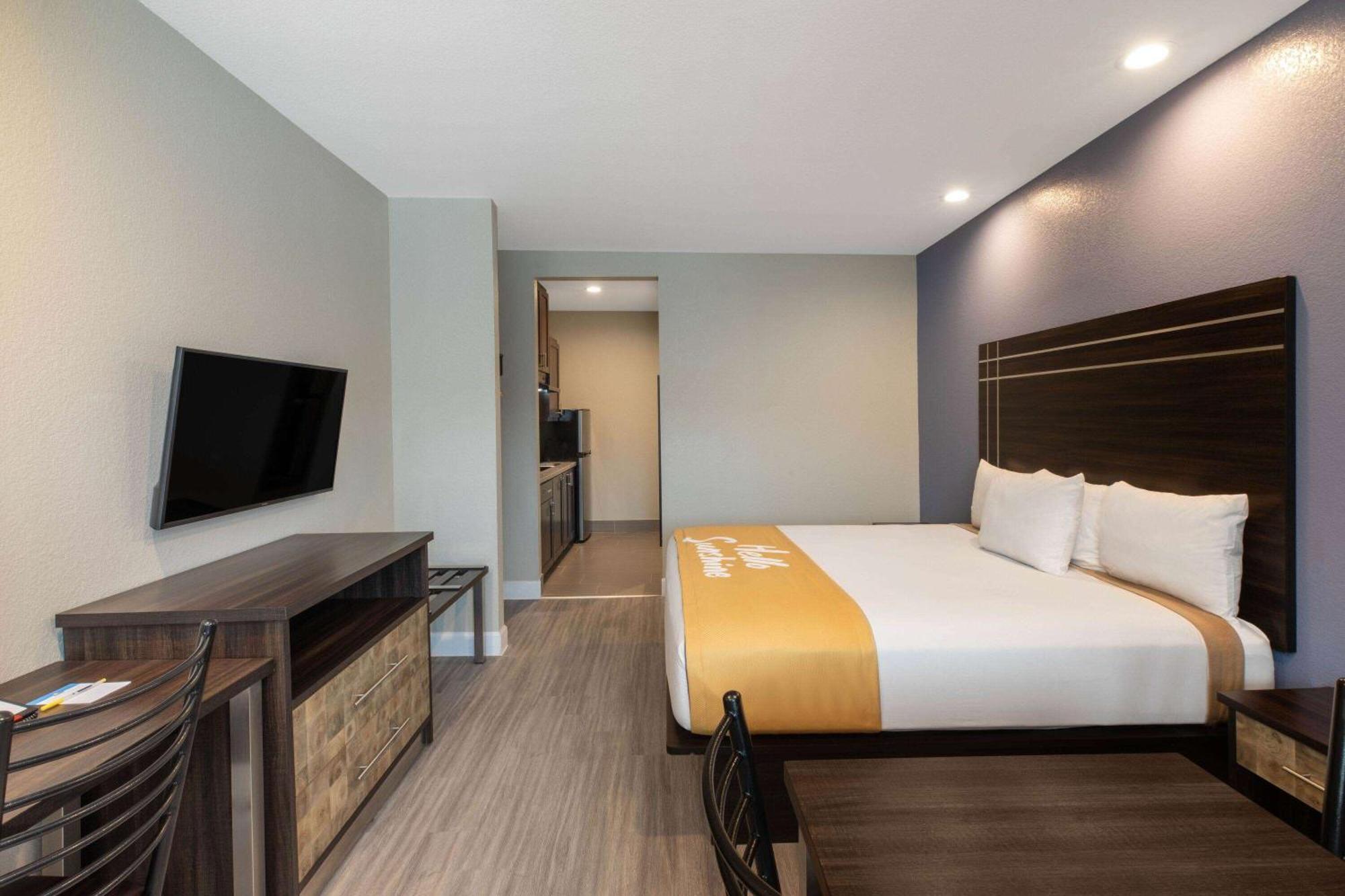 Days Inn & Suites By Wyndham La Porte Zewnętrze zdjęcie