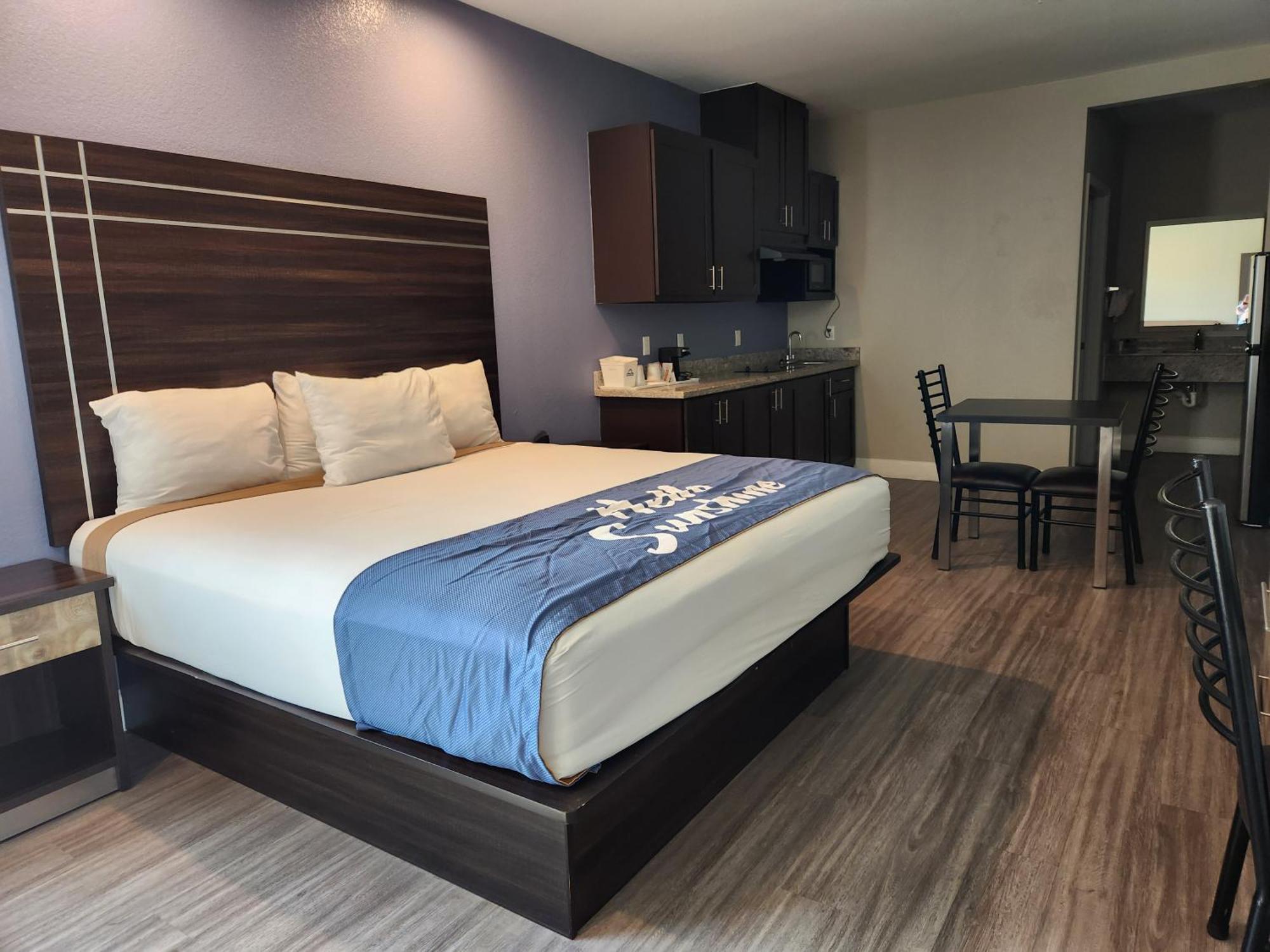 Days Inn & Suites By Wyndham La Porte Zewnętrze zdjęcie